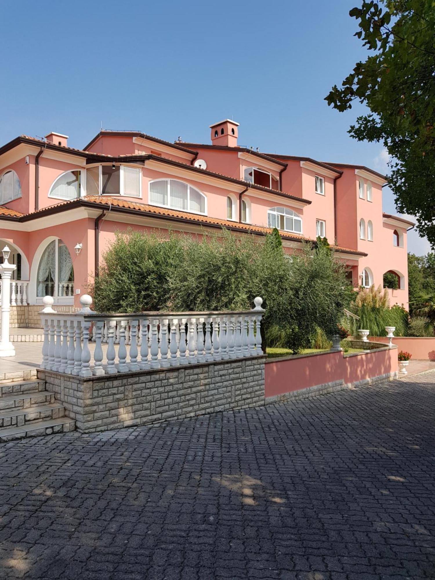 Apartments And Rooms Villa Chiara Крница Екстериор снимка