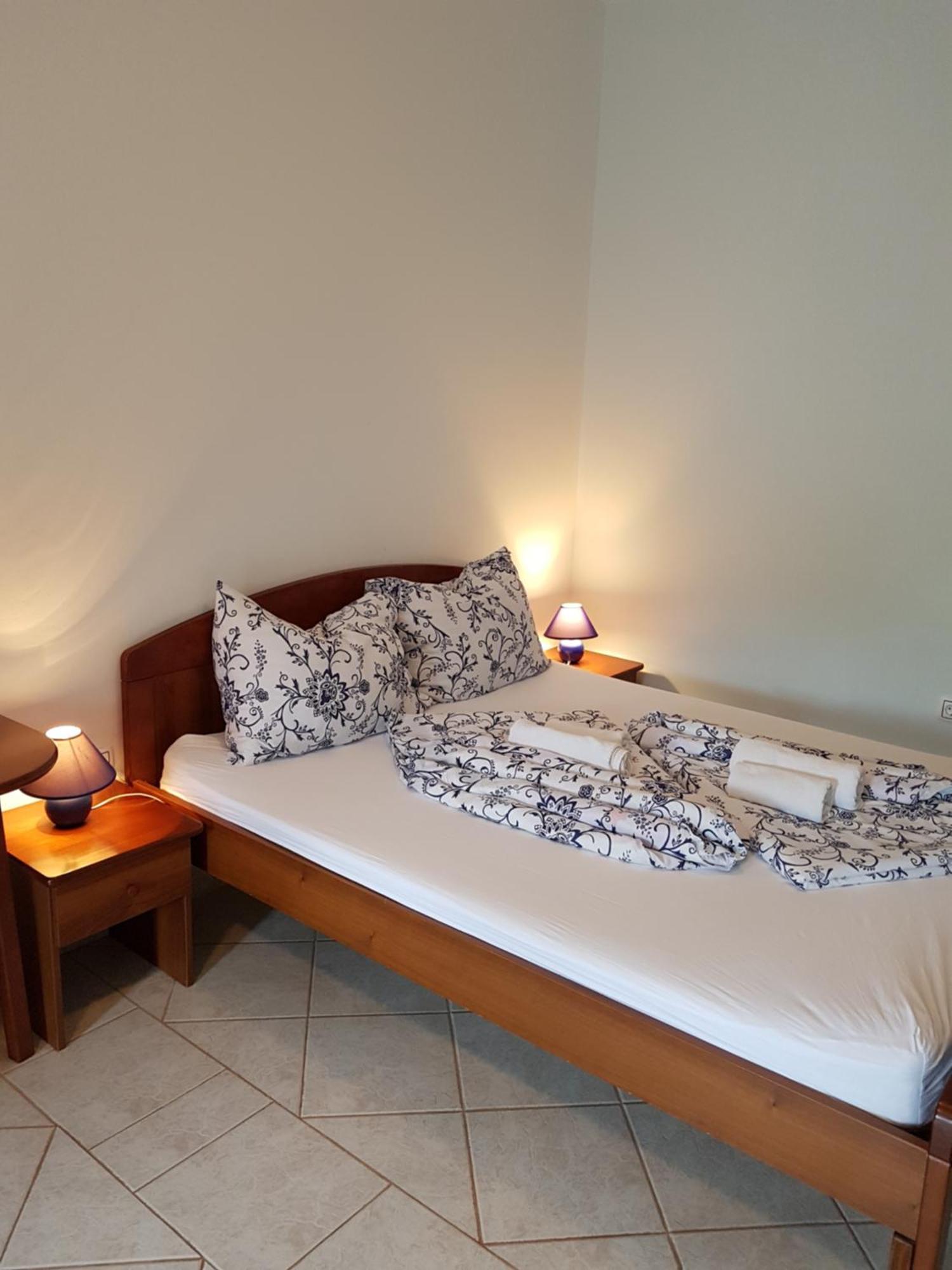 Apartments And Rooms Villa Chiara Крница Екстериор снимка