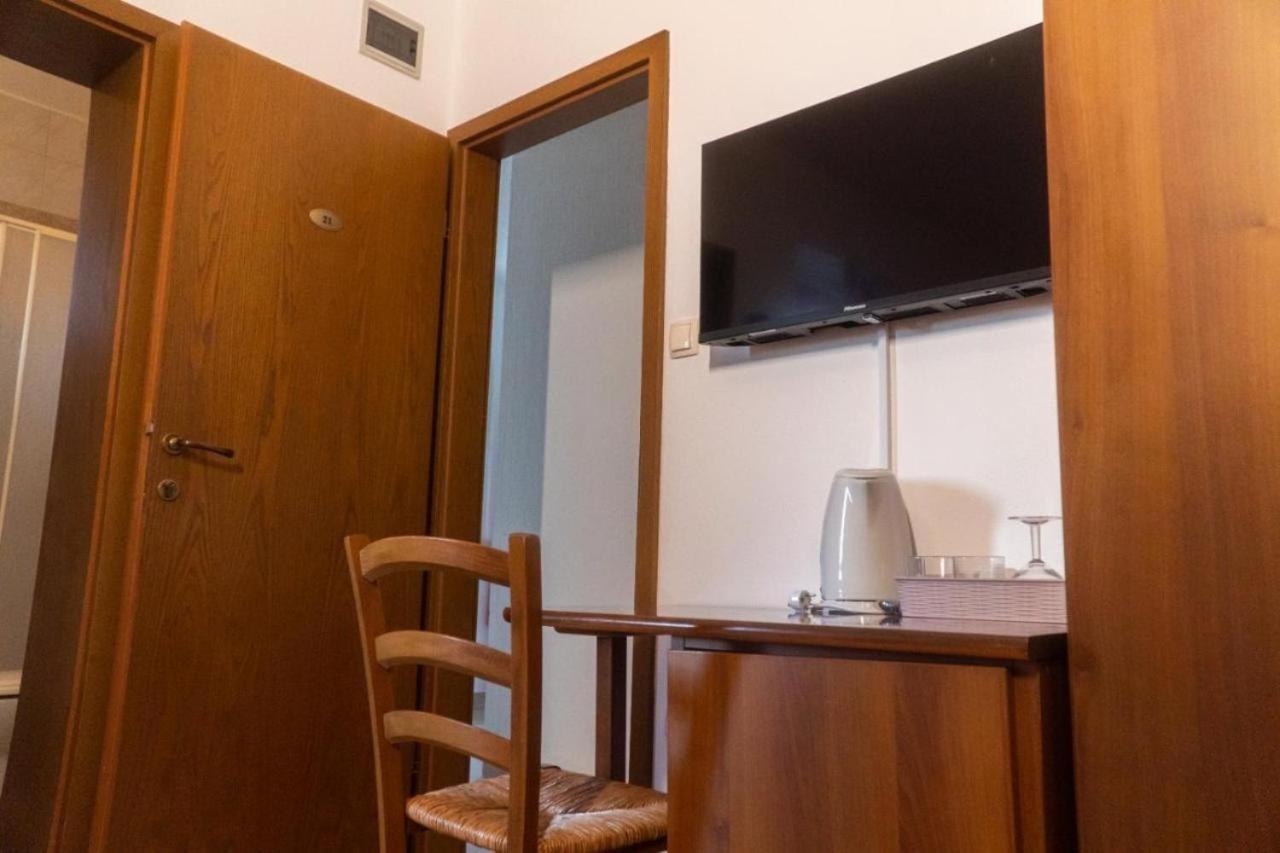 Apartments And Rooms Villa Chiara Крница Екстериор снимка