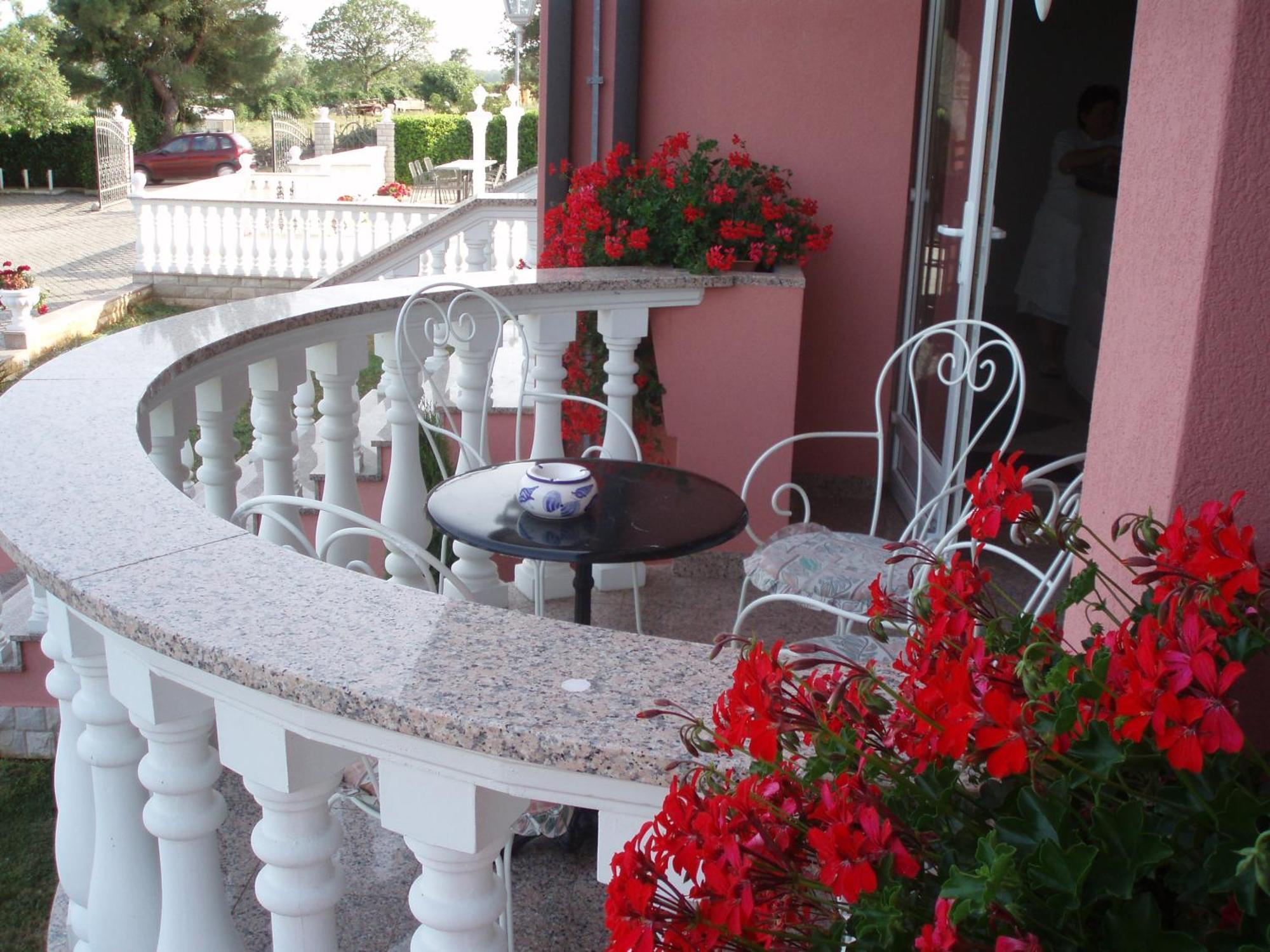 Apartments And Rooms Villa Chiara Крница Екстериор снимка