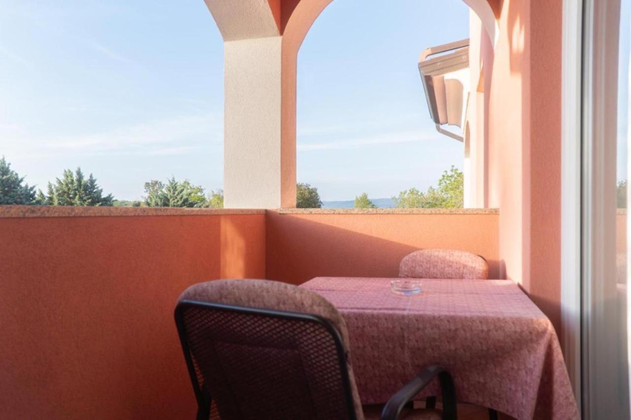 Apartments And Rooms Villa Chiara Крница Екстериор снимка