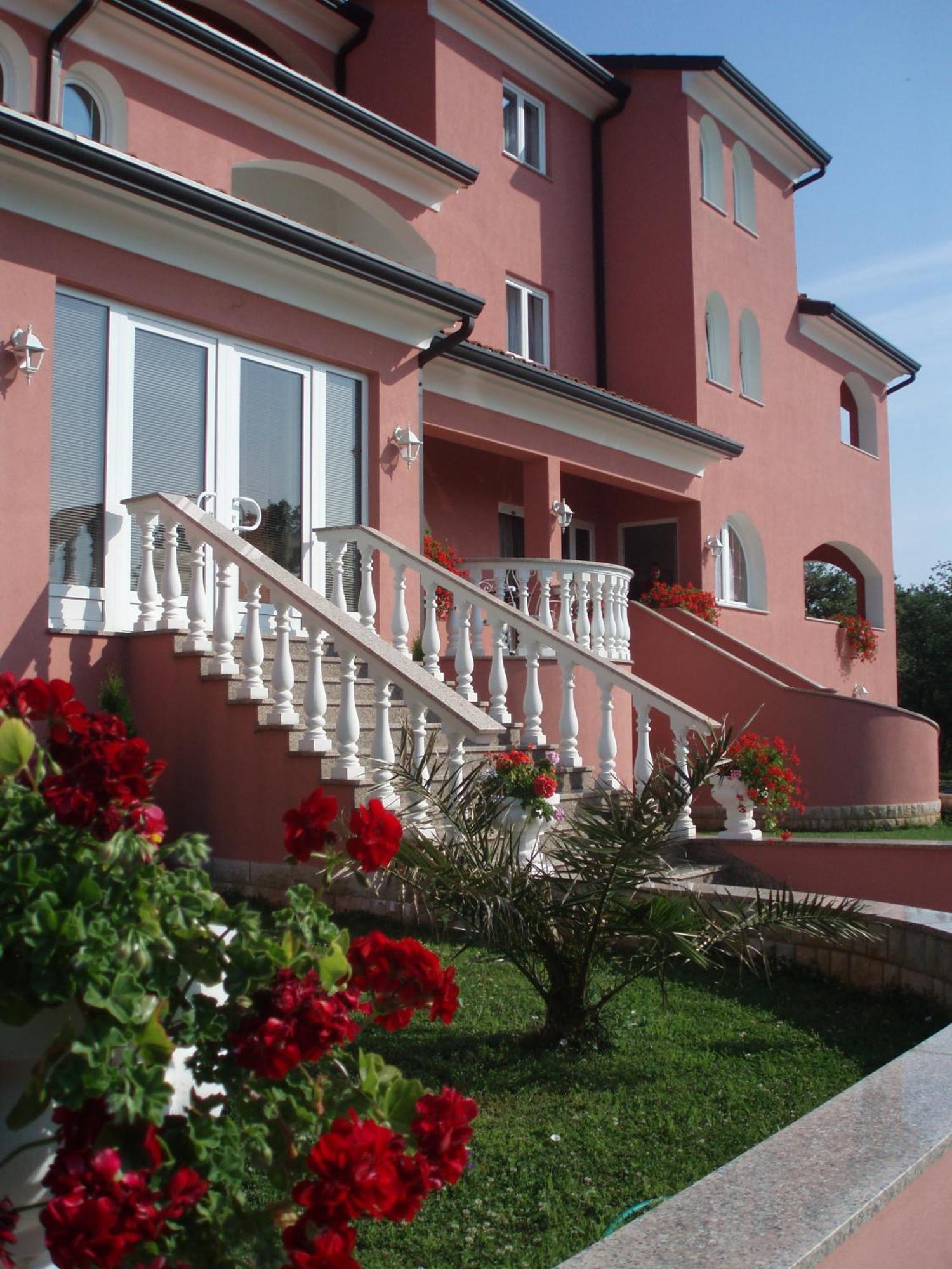Apartments And Rooms Villa Chiara Крница Екстериор снимка