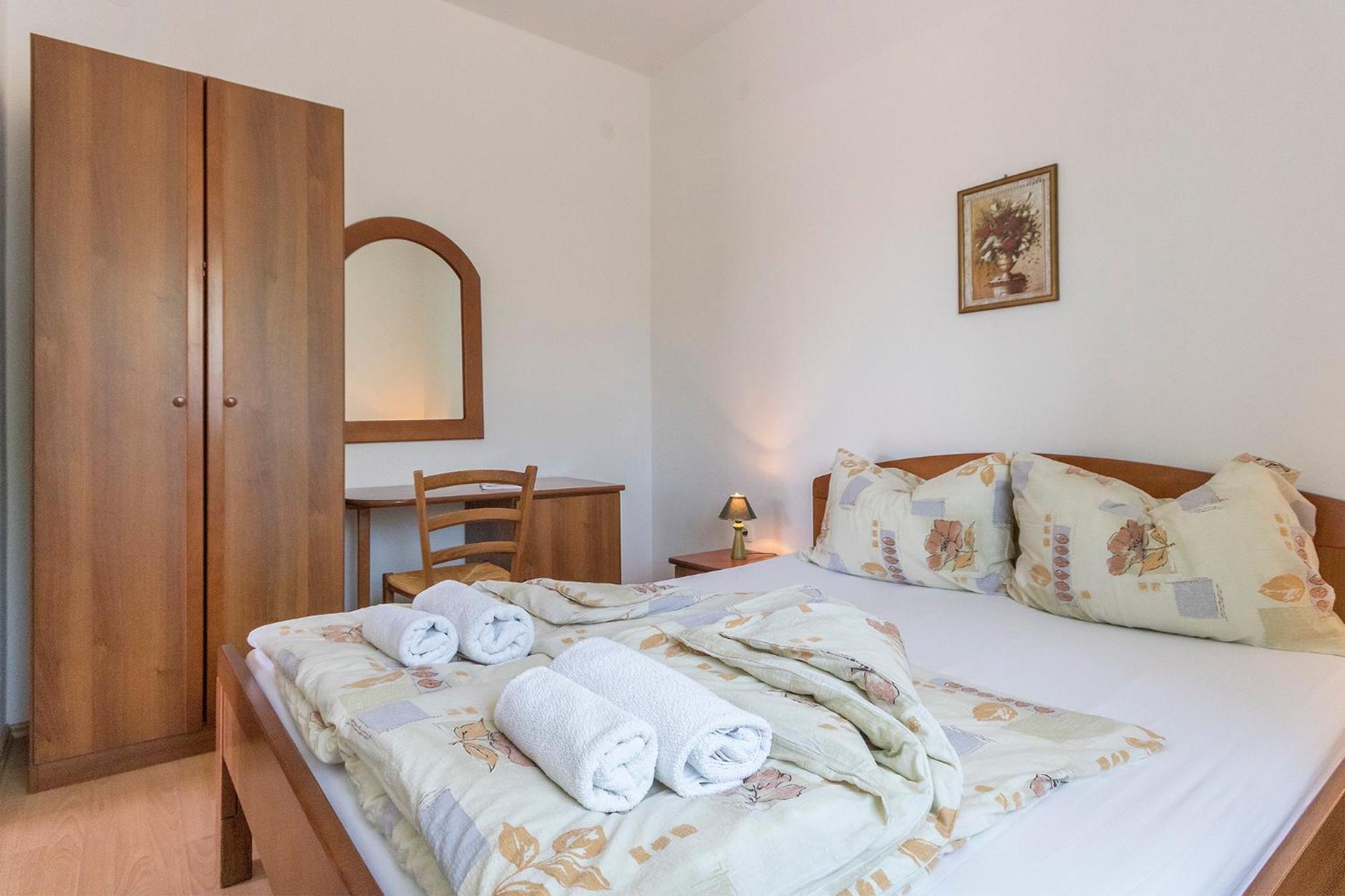 Apartments And Rooms Villa Chiara Крница Екстериор снимка