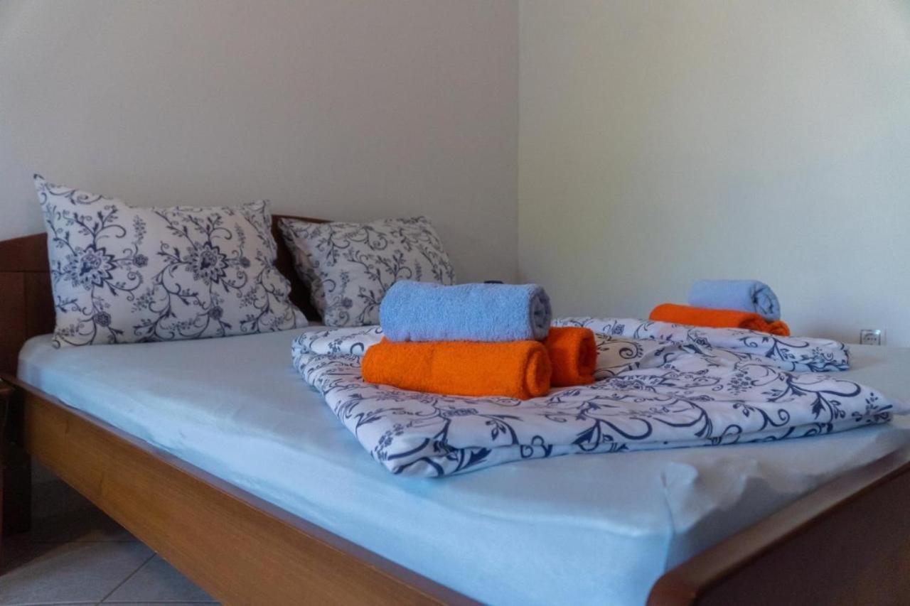 Apartments And Rooms Villa Chiara Крница Екстериор снимка