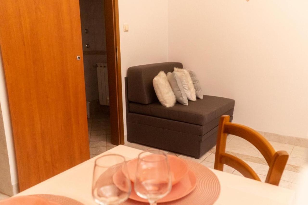 Apartments And Rooms Villa Chiara Крница Екстериор снимка