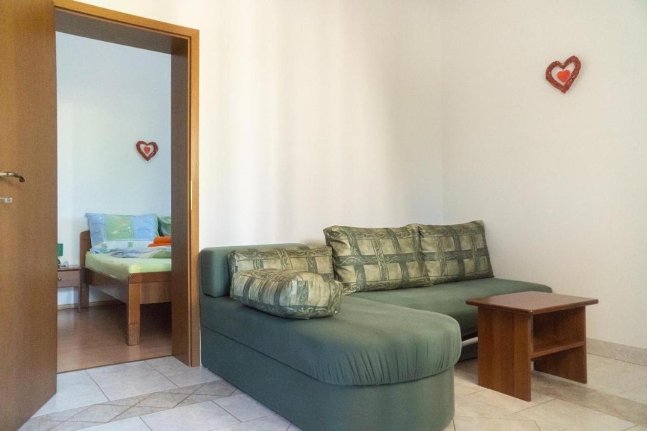 Apartments And Rooms Villa Chiara Крница Екстериор снимка