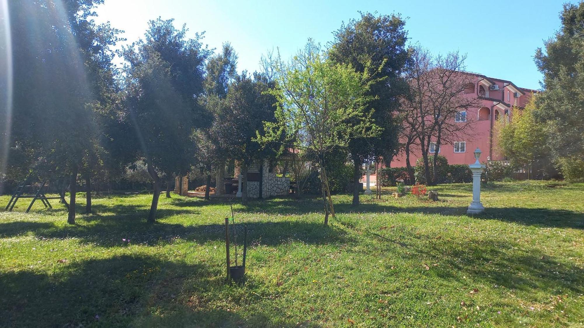 Apartments And Rooms Villa Chiara Крница Екстериор снимка