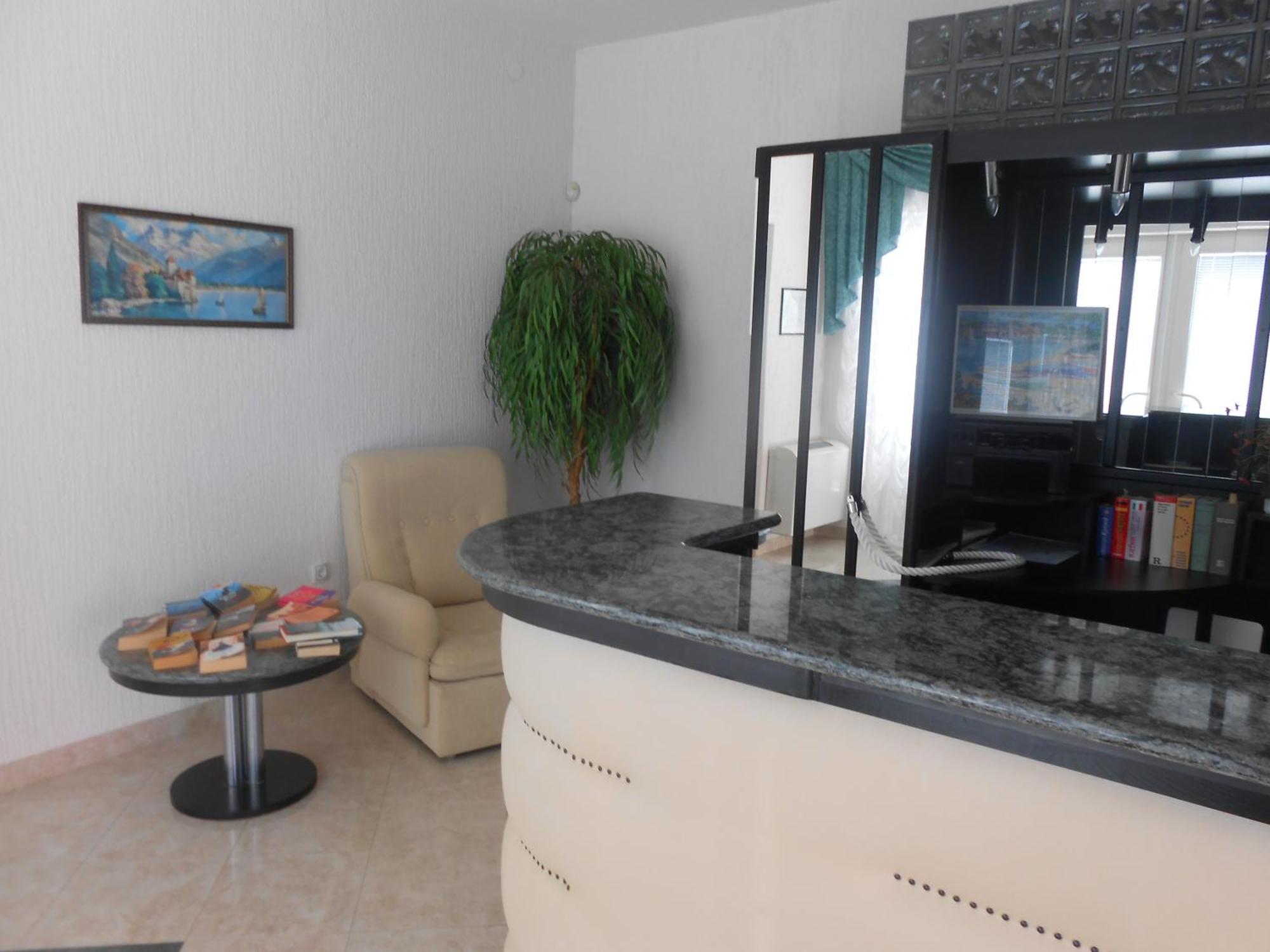 Apartments And Rooms Villa Chiara Крница Екстериор снимка