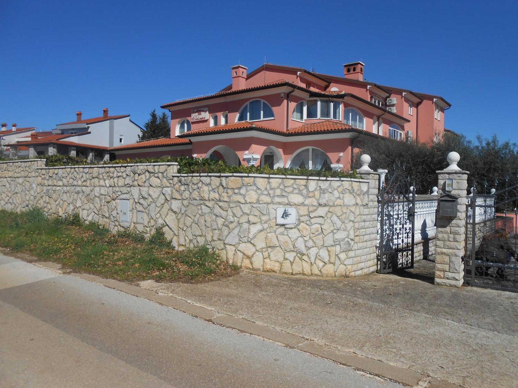 Apartments And Rooms Villa Chiara Крница Екстериор снимка
